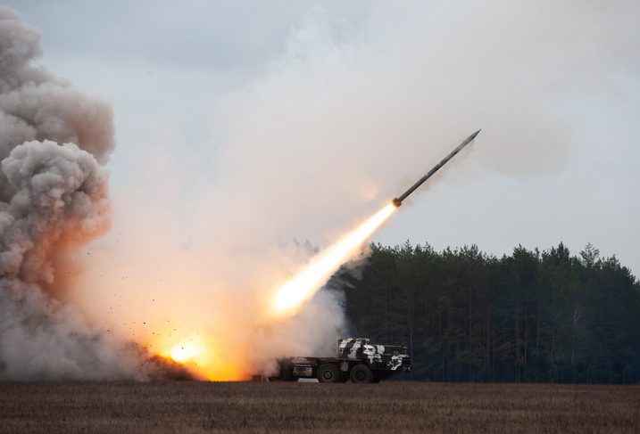 Imagem de capa - Rússia lança míssil balístico intercontinental contra Ucrânia